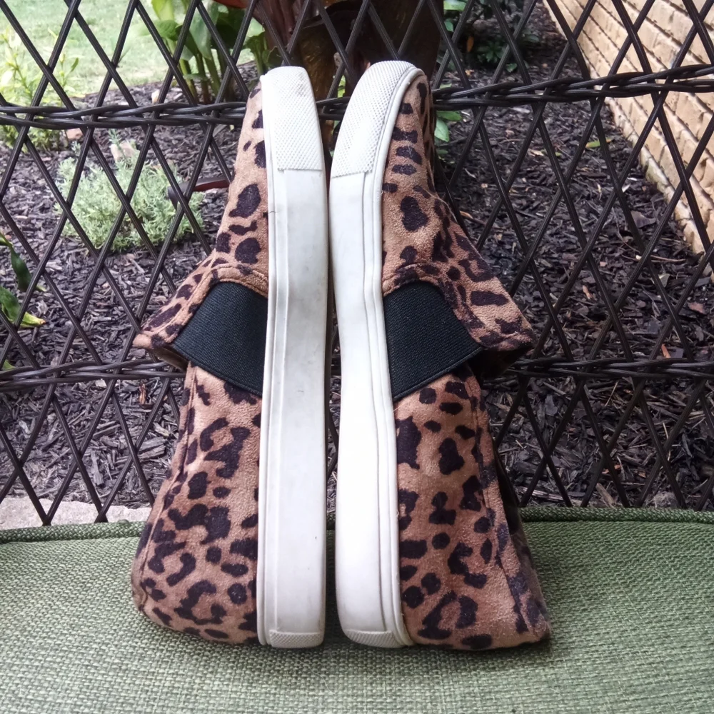 Steve Madden Emlen Cheetah Print Slip On Sneakers Women's Size 8.5.